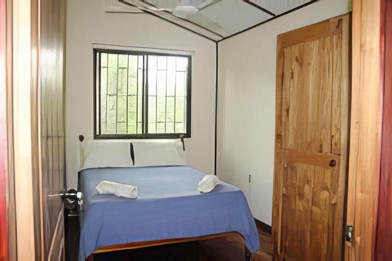 Pavones Point Surf House in Great Location - image 4
