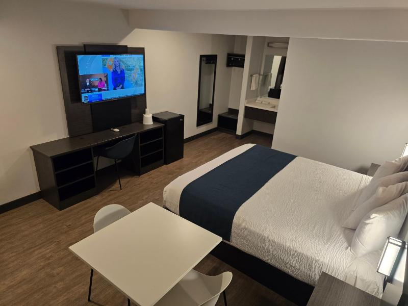 Motel 6 Los Angeles CA - Downtown - image 7