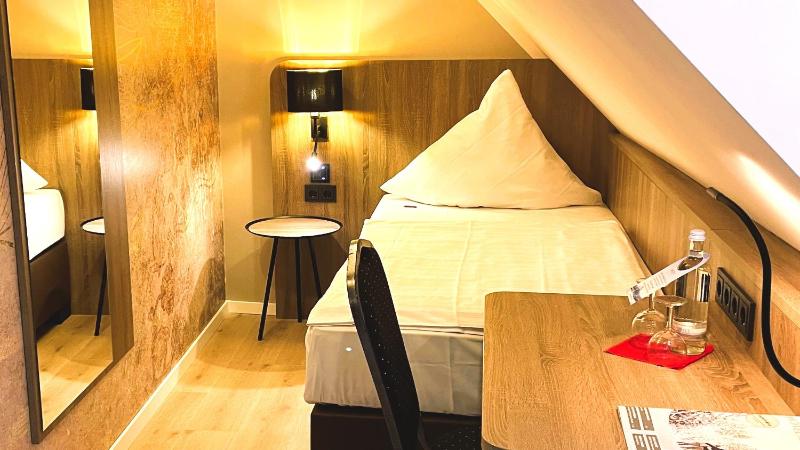 Superior Single Room image 2
