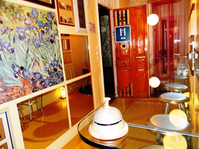 Hostal La Fontana - image 13