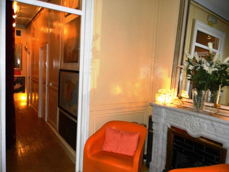 Triple Room with Balcony image 3