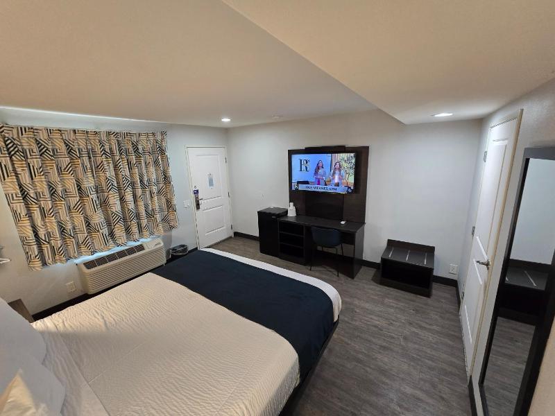 Motel 6 Los Angeles CA - Downtown - image 5