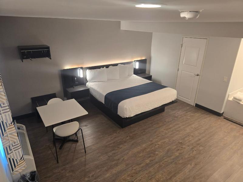 Motel 6 Los Angeles CA - Downtown - image 11