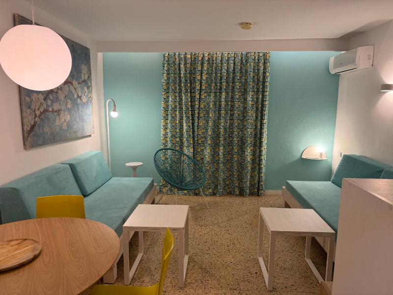 One-Bedroom Apartment with Balcony image 2