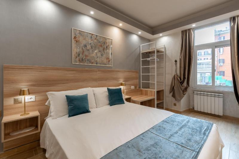 Standard Double Room image 4