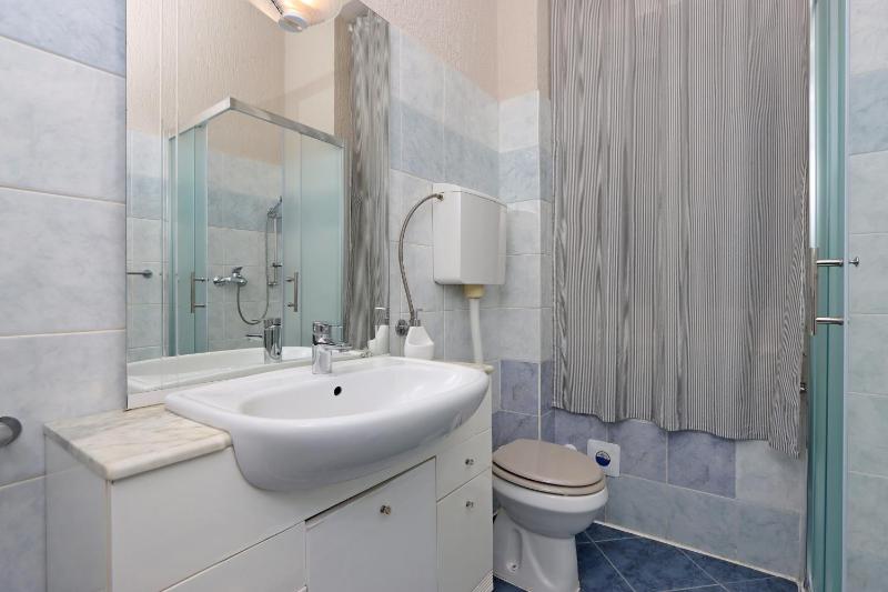 Apartments with WiFi Rijeka - 23155 - image 3