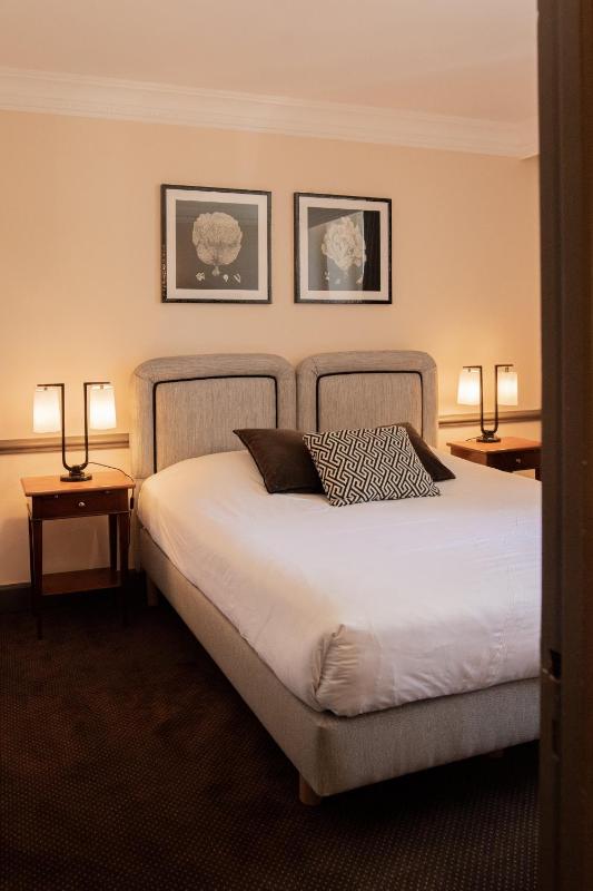 Charming Double Room image 4