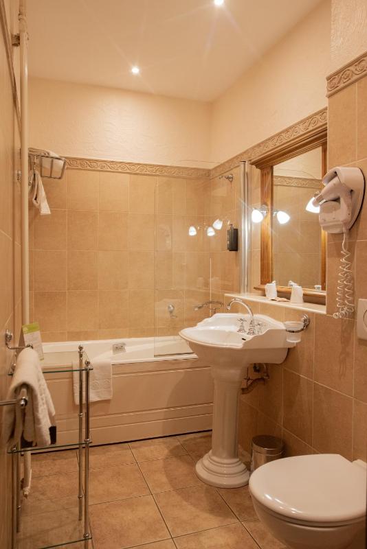 Charming Double Room image 3