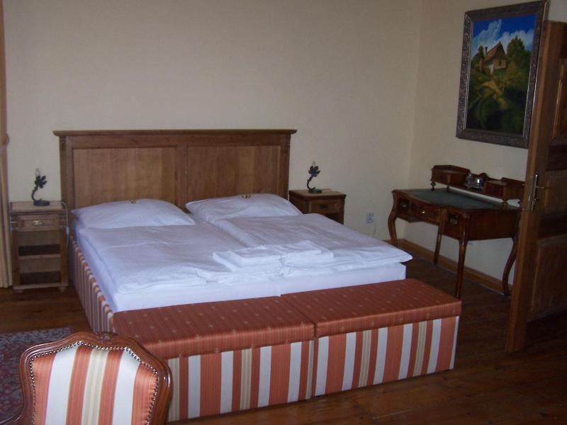 Standard Double Room image 4