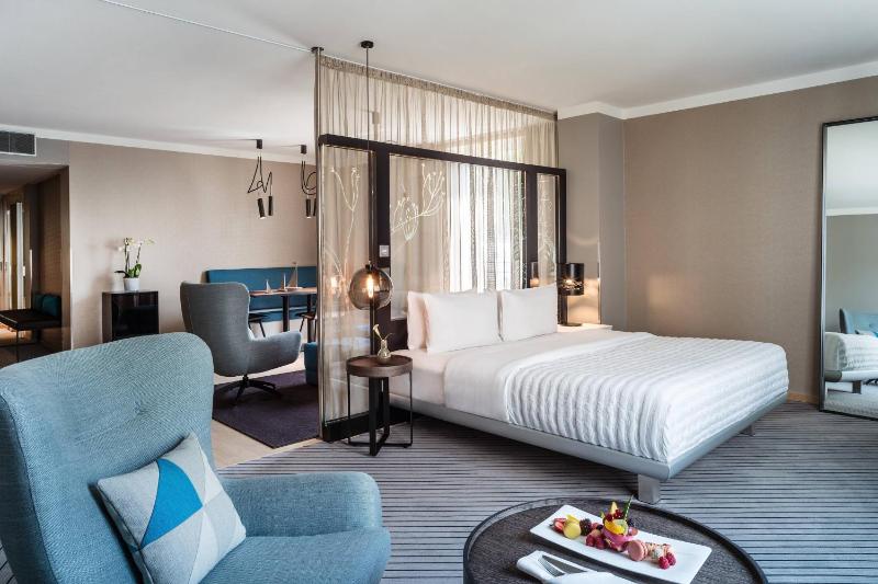 Urban Suite, City View image 1