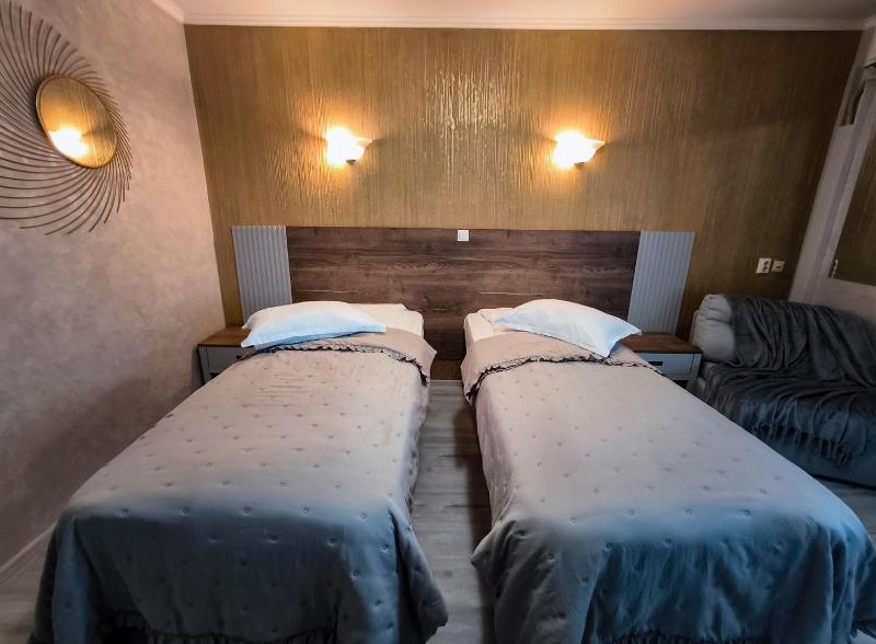 Double or Twin Room image 4
