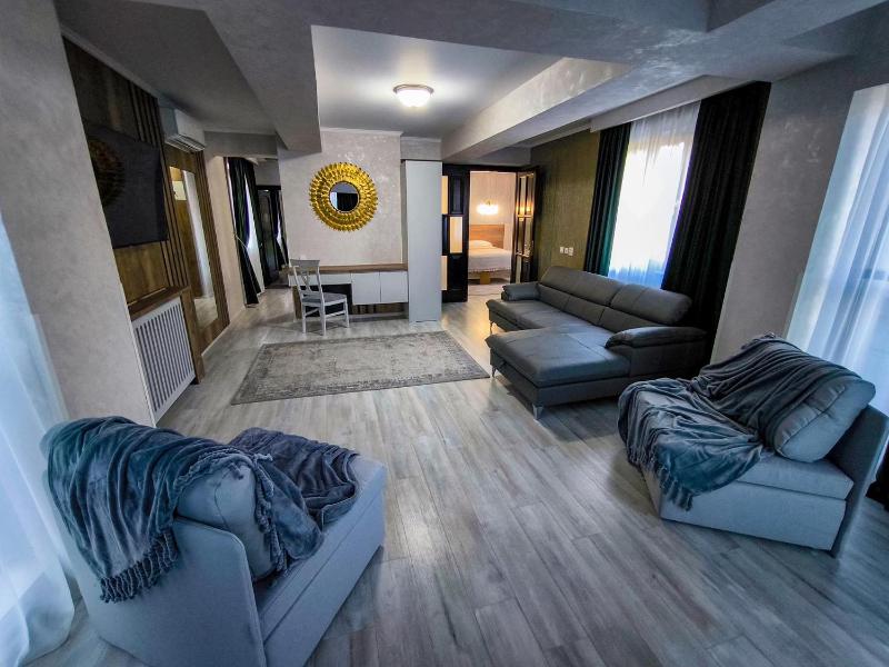 Deluxe Apartment image 1
