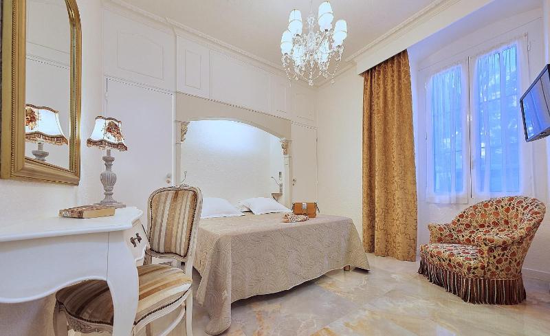 Double Room with Garden View image 1
