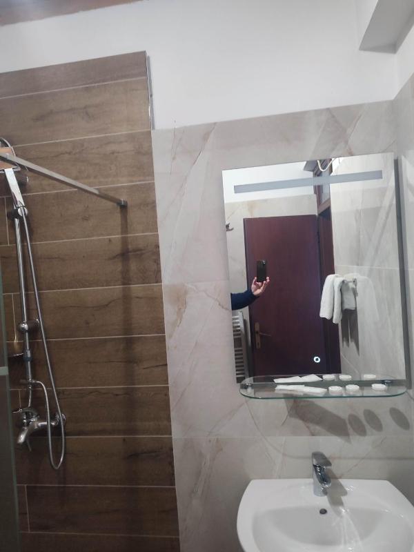 Double Room with Private Bathroom image 4