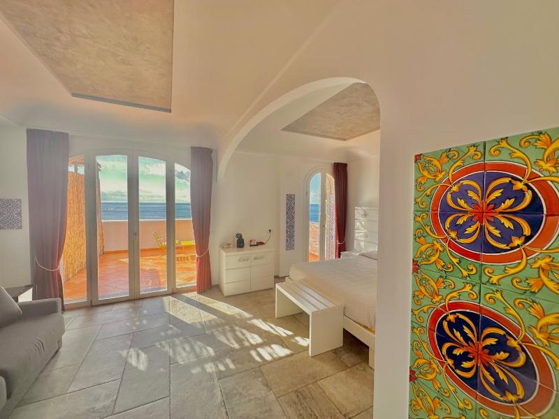 Grand Suite with Sea View Terrace image 1