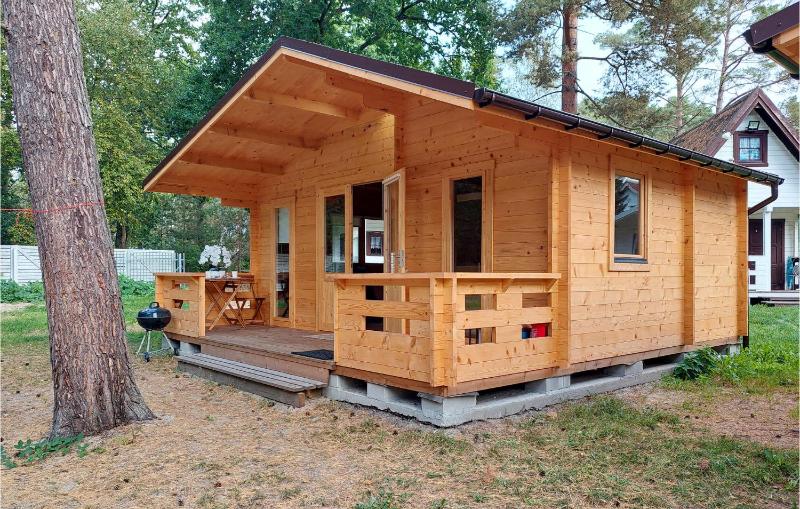 1 Bedroom Beach Front Home In Pobierowo - image 6