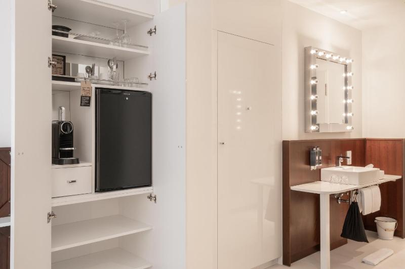 Resident Room image 2
