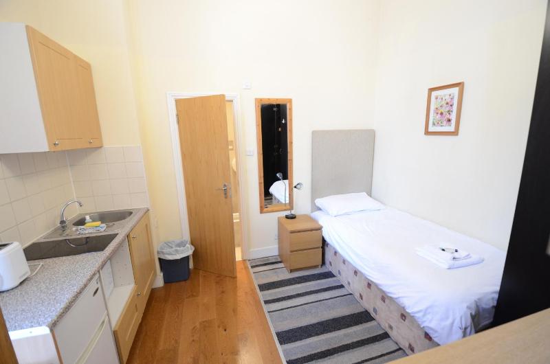 Budget Single Room image 1