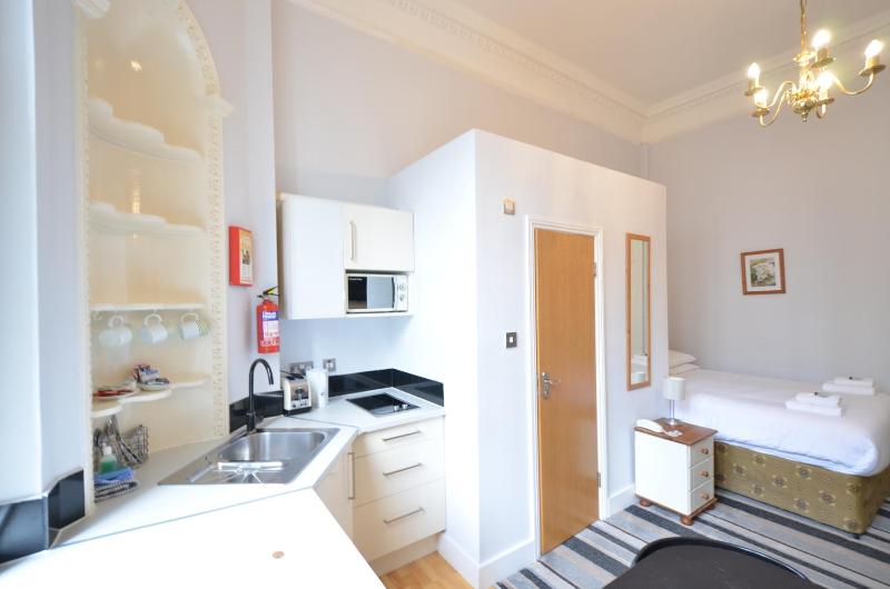 Triple Room image 2