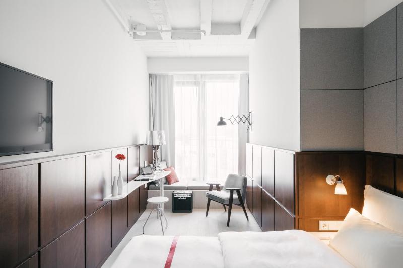 Lovely Room image 2