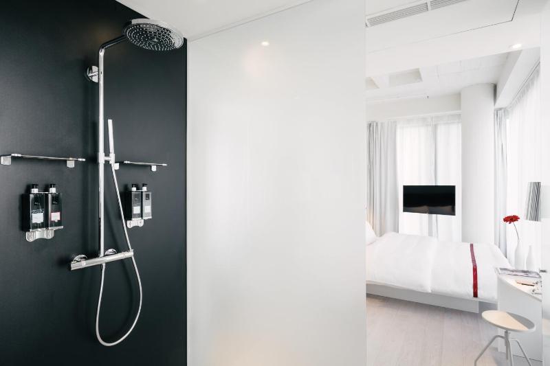 Wow Room image 3