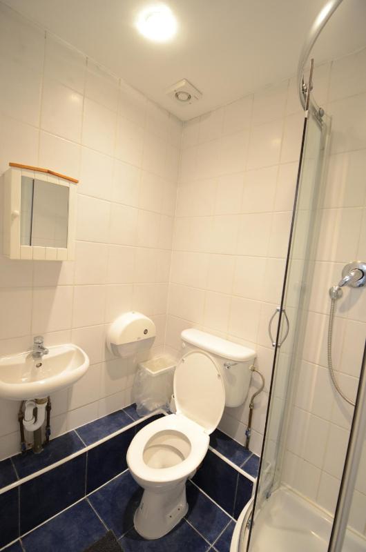 Budget Single Room image 4