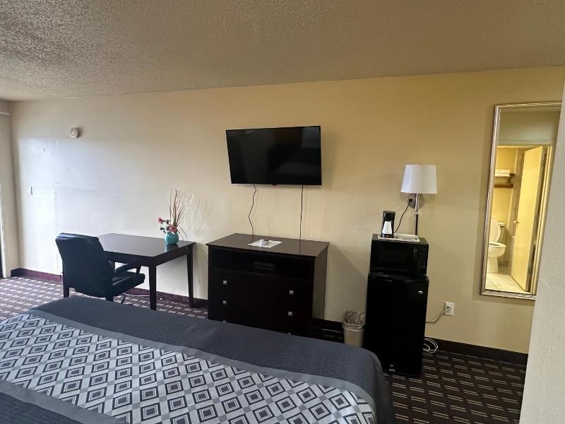 King Room image 4