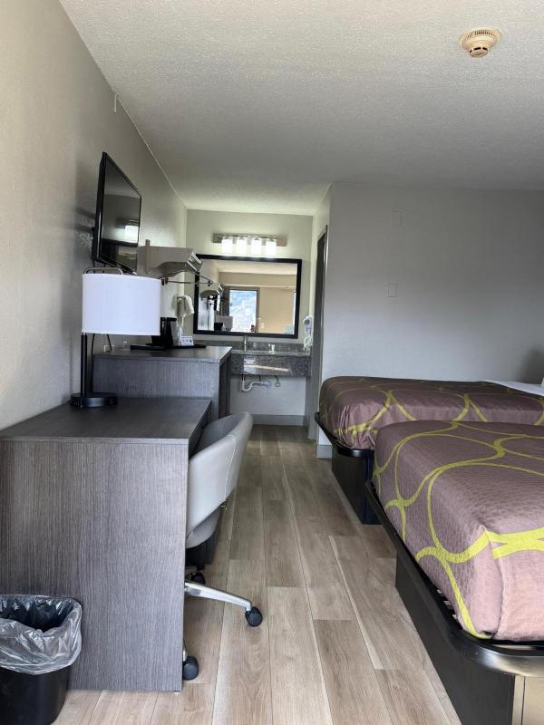 Double Room with Two Double Beds - Non-Smoking image 3