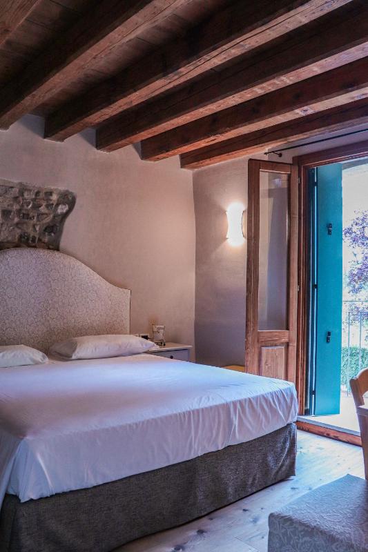 Double Room with Private Bathroom image 1