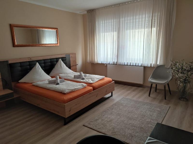 Deluxe Double Room image 2