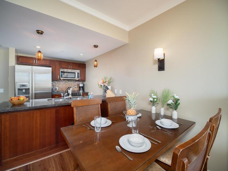 Ninth-Floor Mountain View Suite and Expansive Lanai at Honua Kai - image 7