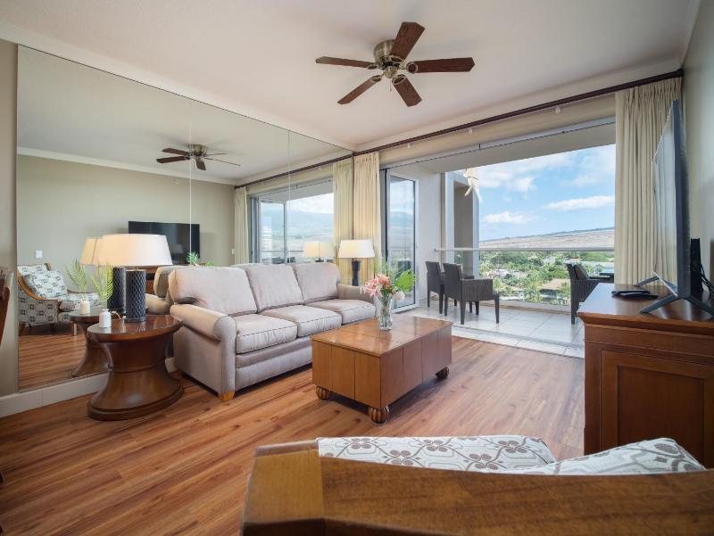 Ninth-Floor Mountain View Suite and Expansive Lanai at Honua Kai - image 19