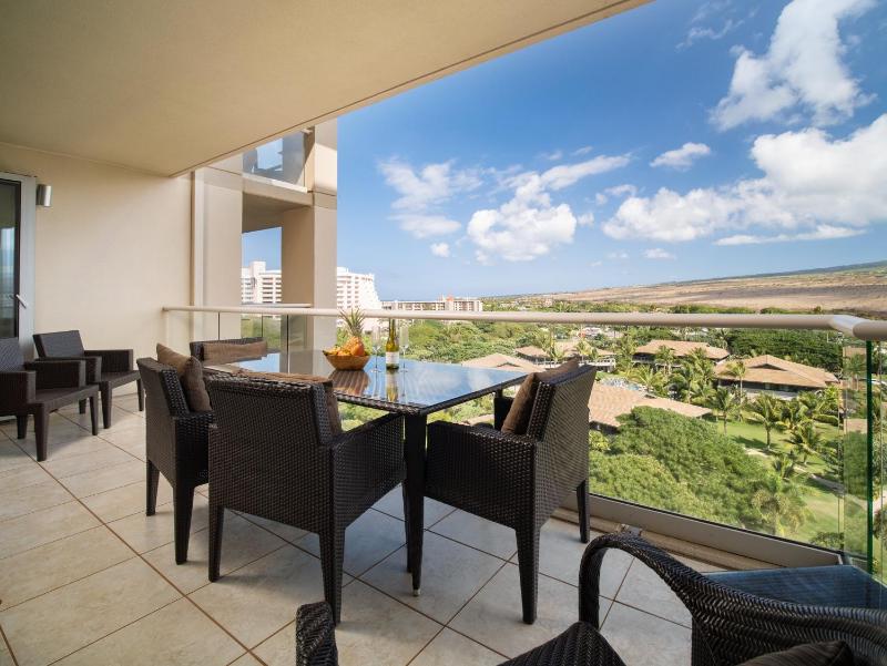 Ninth-Floor Mountain View Suite and Expansive Lanai at Honua Kai - image 41
