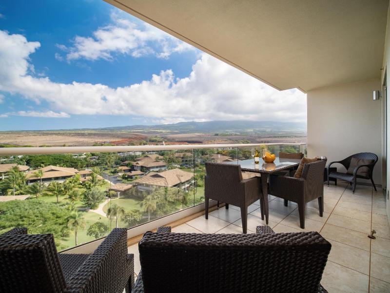 Ninth-Floor Mountain View Suite and Expansive Lanai at Honua Kai - image 35