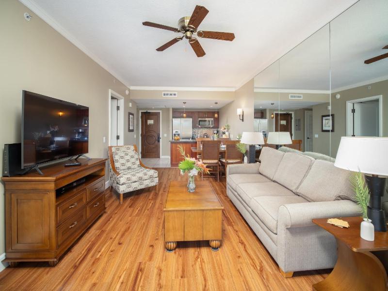 Ninth-Floor Mountain View Suite and Expansive Lanai at Honua Kai - image 21