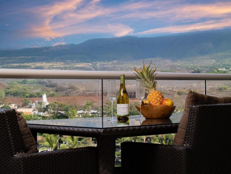 Ninth-Floor Mountain View Suite and Expansive Lanai at Honua Kai - image 11