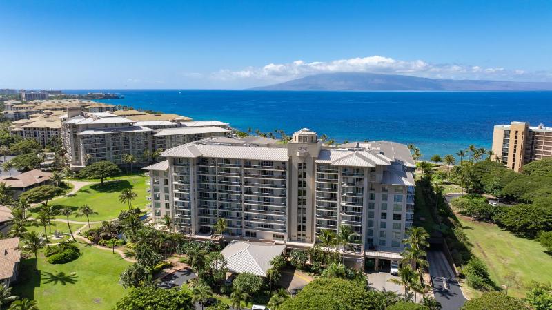 Ninth-Floor Mountain View Suite and Expansive Lanai at Honua Kai - image 31