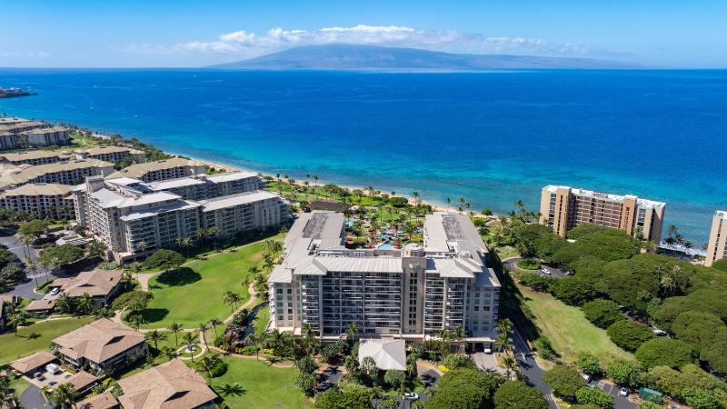 Ninth-Floor Mountain View Suite and Expansive Lanai at Honua Kai - image 44