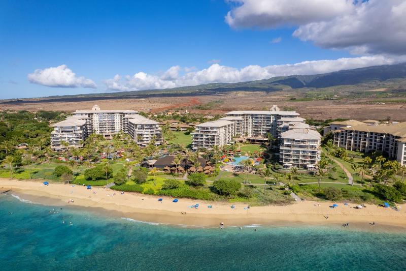 Ninth-Floor Mountain View Suite and Expansive Lanai at Honua Kai - image 28