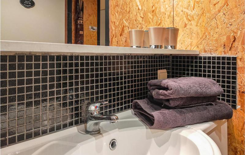 Two-Bedroom Holiday Home image 3
