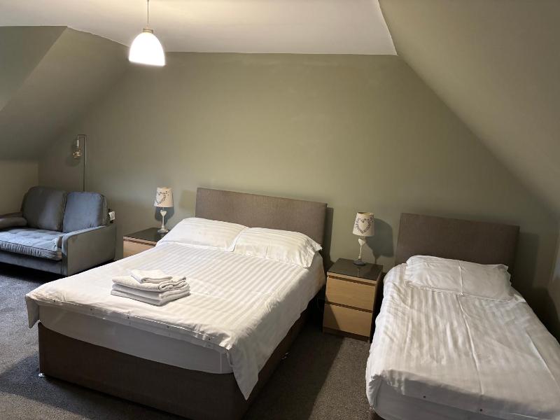 Deluxe Triple Room image 2