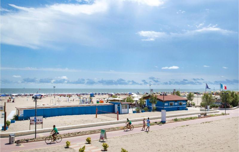 Lovely Apartment In Rosolina Mare - image 14