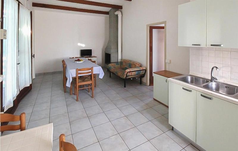 Lovely Apartment In Rosolina Mare - image 6