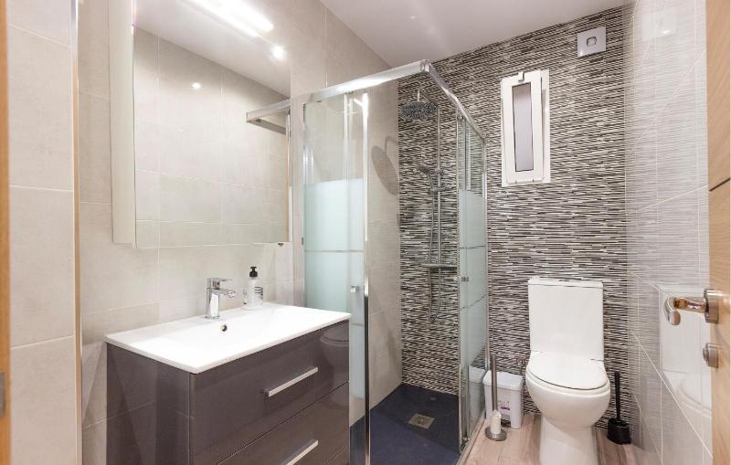 Amazing Apartment In Torrevieja With Wifi - image 24