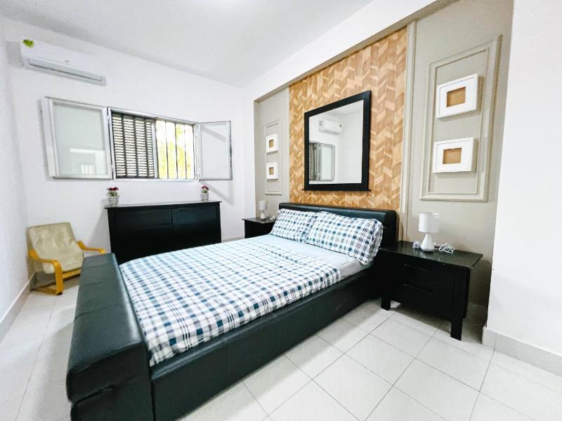 3 Bed Apartment - Sleeps 6 - Free Parking - image 8