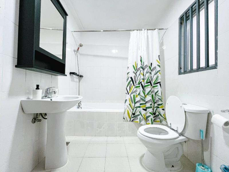 3 Bed Apartment - Sleeps 6 - Free Parking - image 13