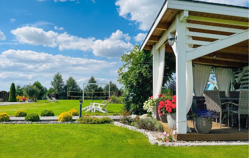 Stunning Home In Sarbinowo With Wifi - image 10
