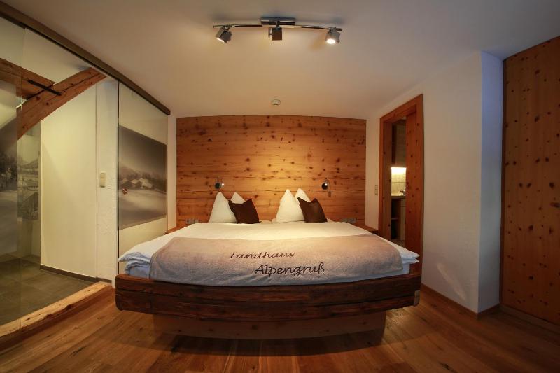 Deluxe Apartment image 3