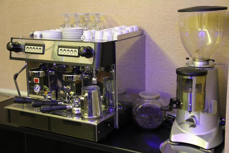 Standard Suite image 3