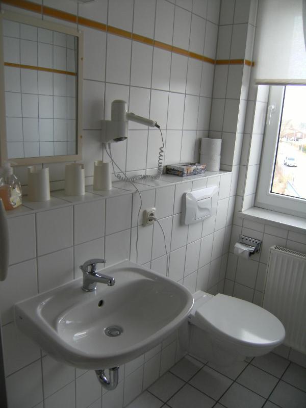 Double or Twin Room image 3